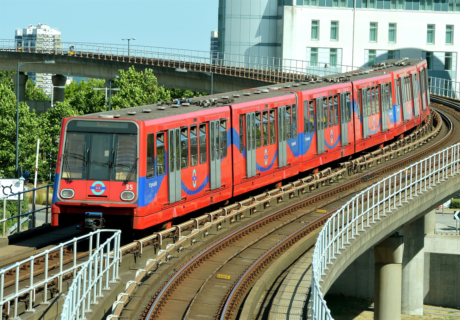 Budget update: £291m for London’s DLR and boost for Transforming Cities Fund 