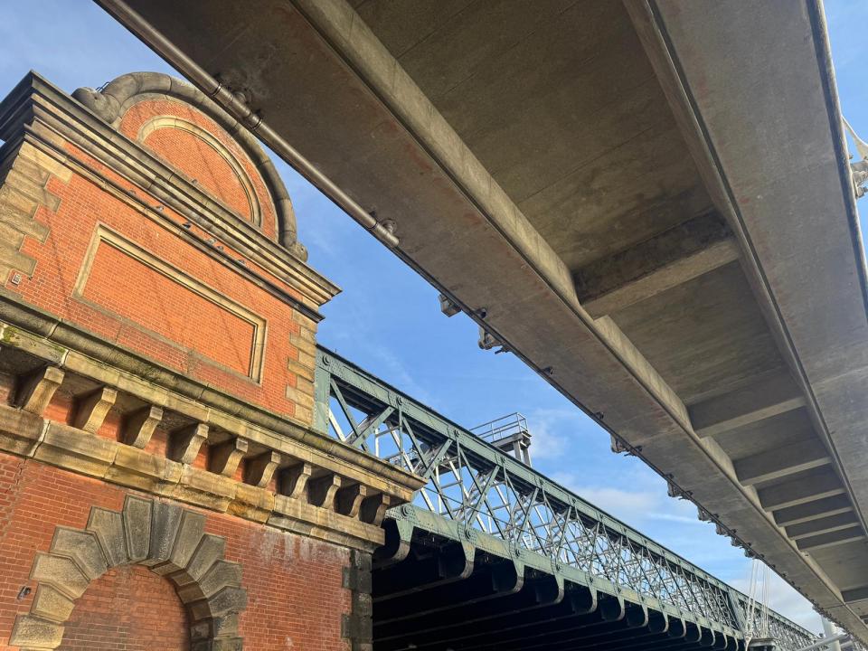 Hungerford Bridge 2