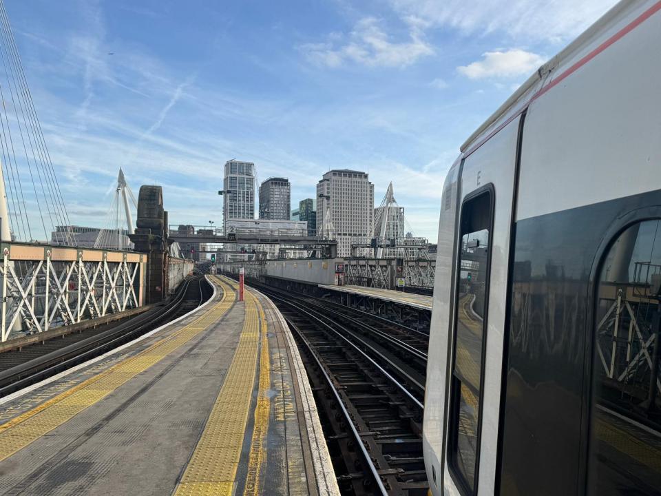 Hungerford Bridge 3