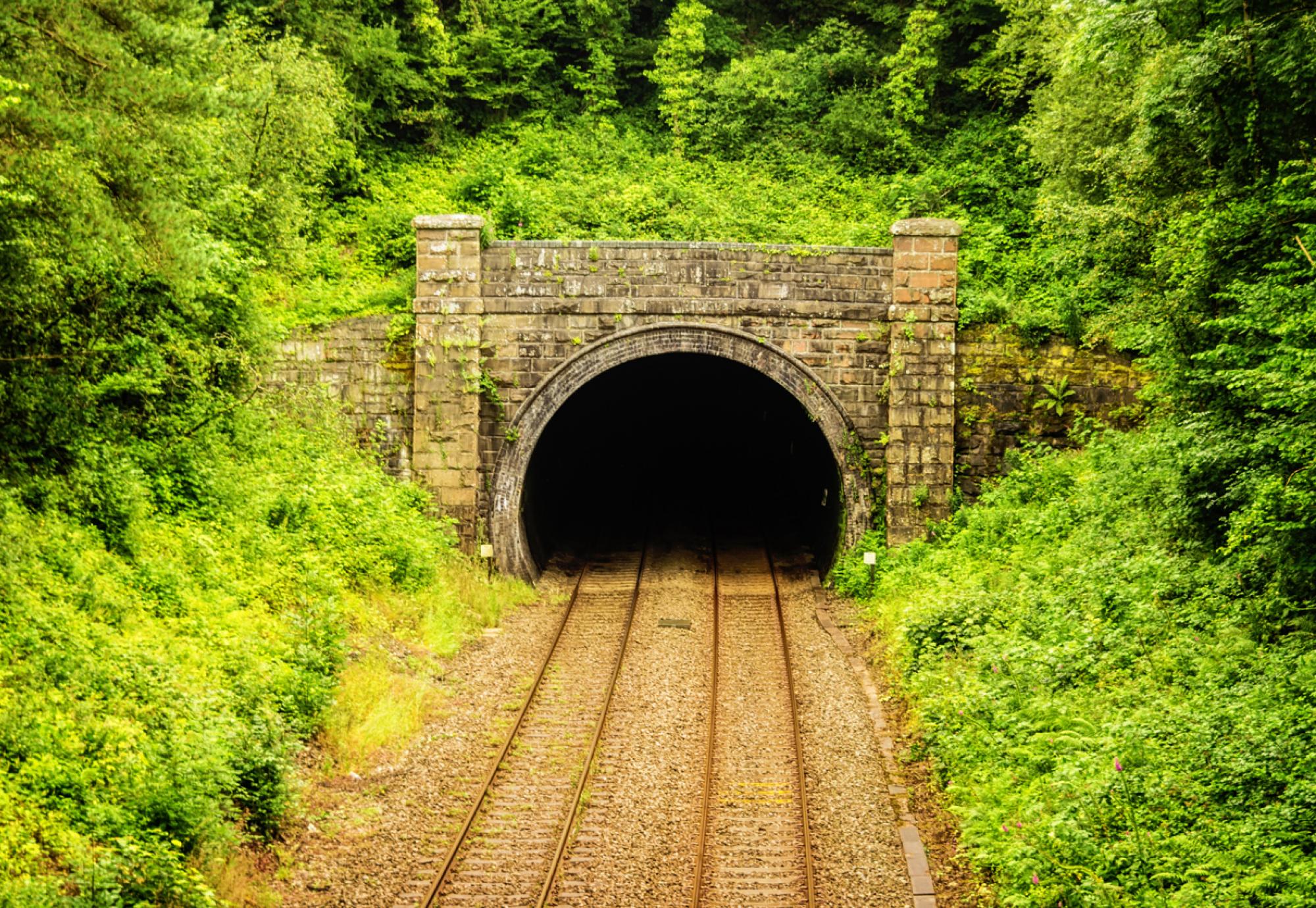 Rail tunnel