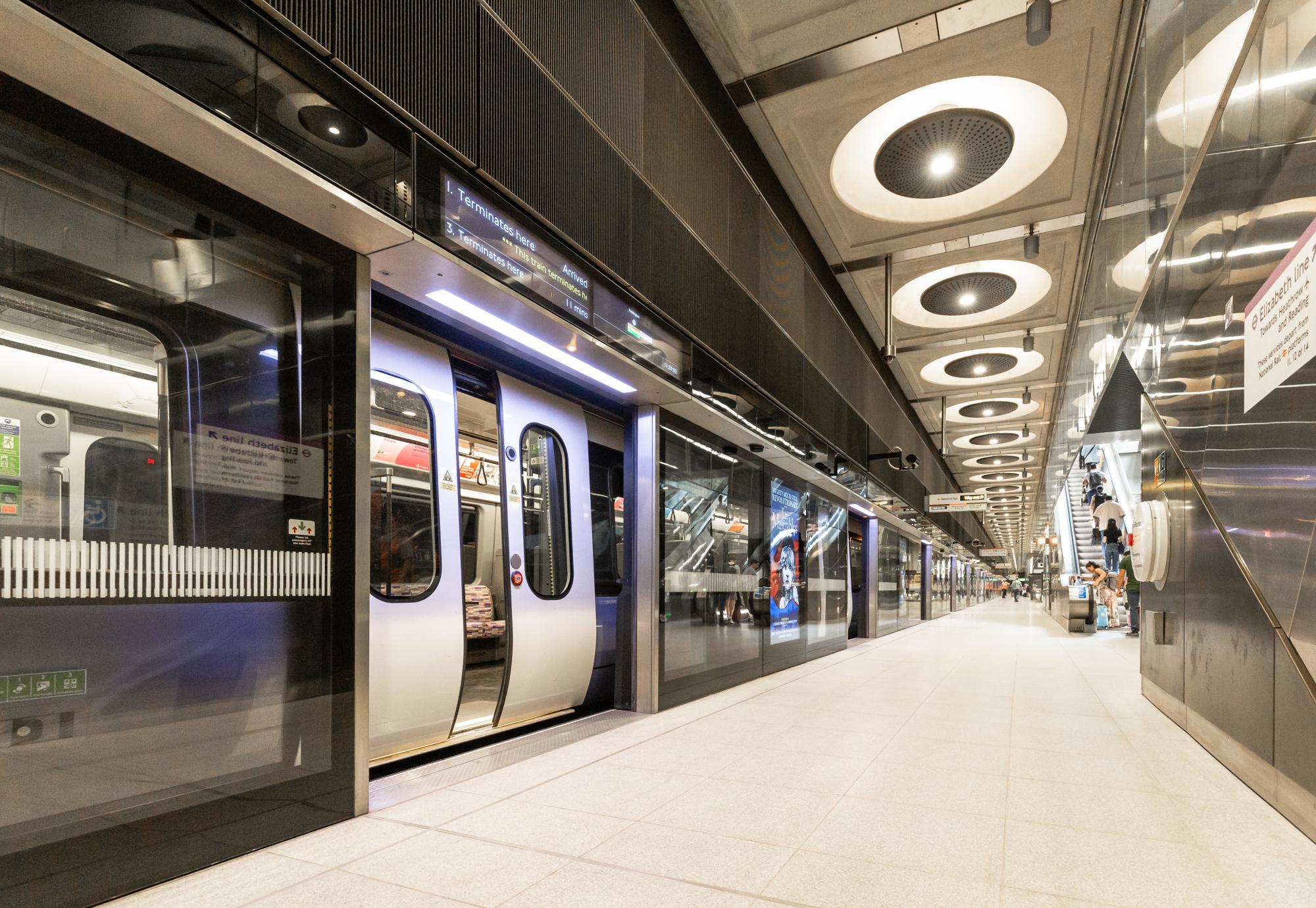 Elizabeth line Paddington stop