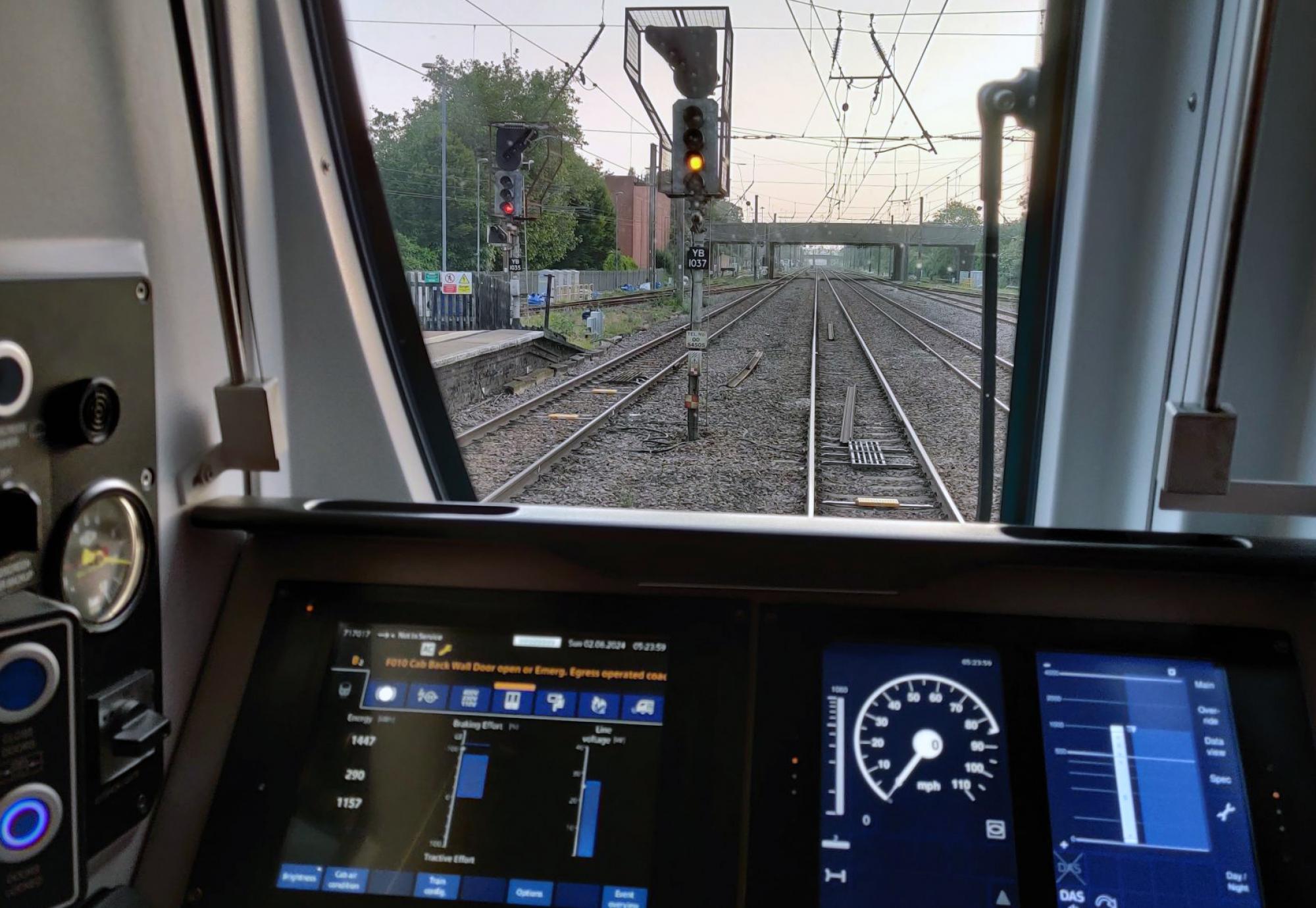 Digital signalling in the driver's cab