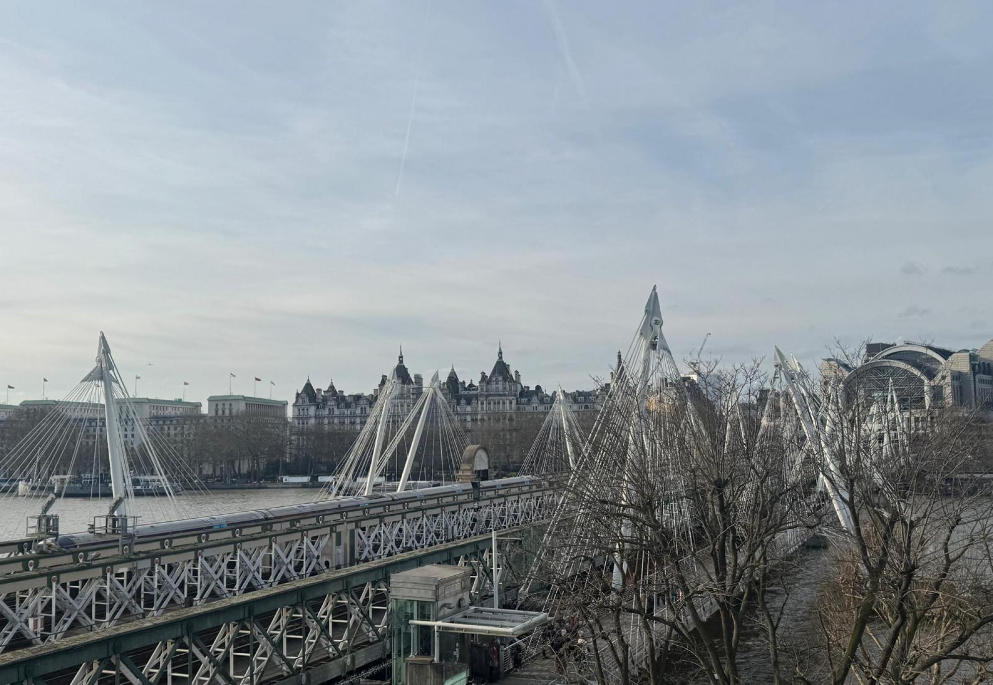 Hungerford Bridge 