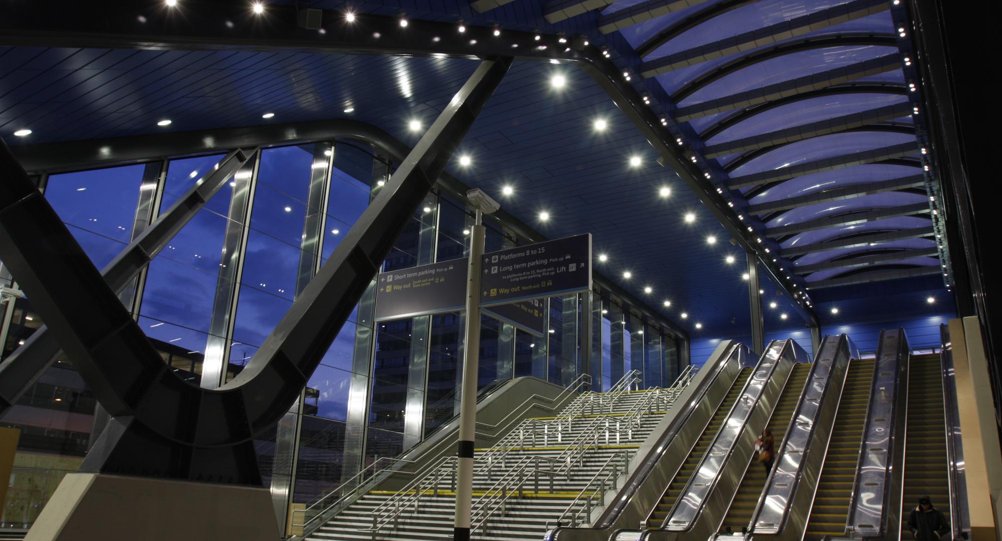 Reading station escalators 