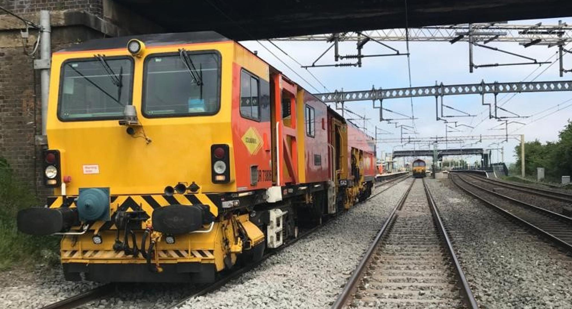 Work maintenance train in operation at Cheddington