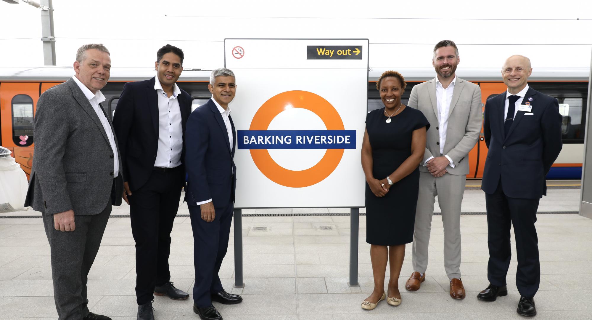 Barking Riverside 5 - Cllr Darren Rodwell Leader of Barking and Dagenham Council, Matthew Carpen Managing Director Barking Riverside Ltd, Sadiq Khan Mayor of London, Jacqui Esimaje Heath L&Q Director Development Growth, Tom Copley Deputy Mayor of Housing and Andy Byford Transport Commissioner. Image Copyright Luca Marino/Transport for London