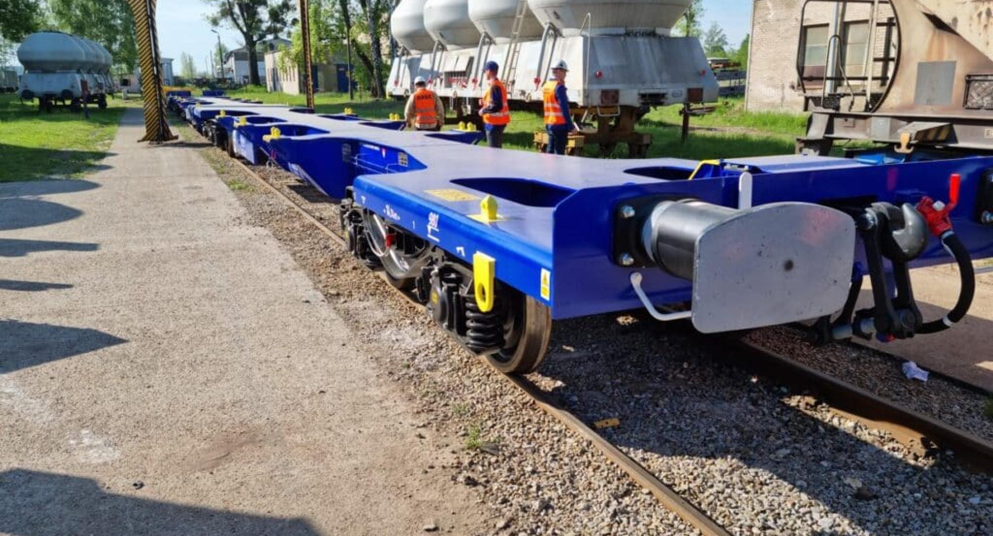 GB Railfreight take delivery of 100 new intermodal wagons