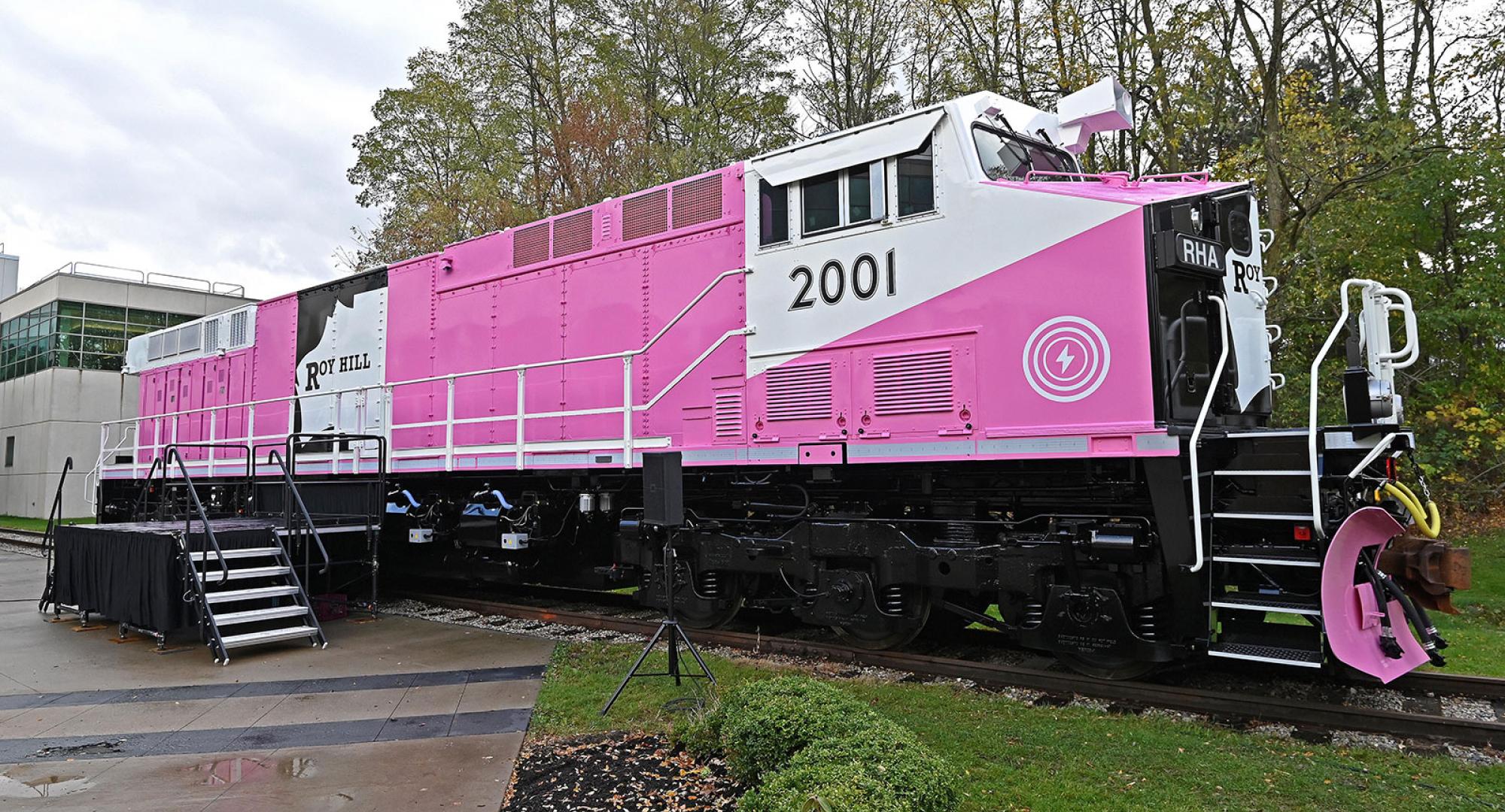 Wabtec and Roy Hill Unveil the First FLXdrive Battery Locomotive