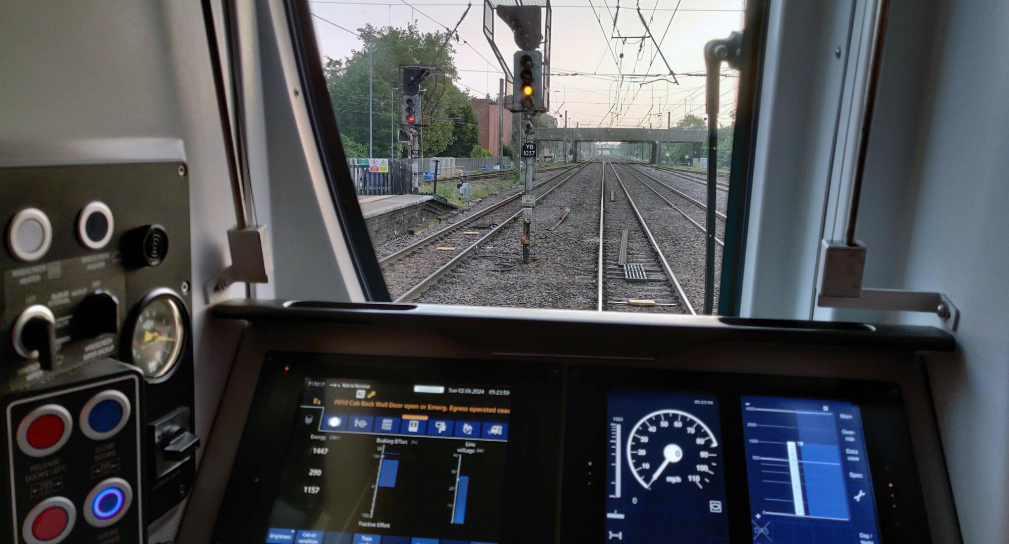 Digital signalling in the driver's cab