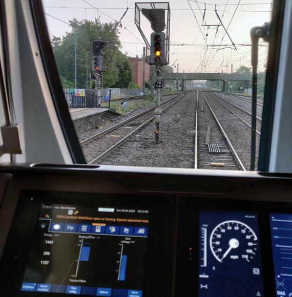 Digital signalling in the driver's cab