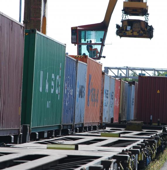 Freight wagon loading